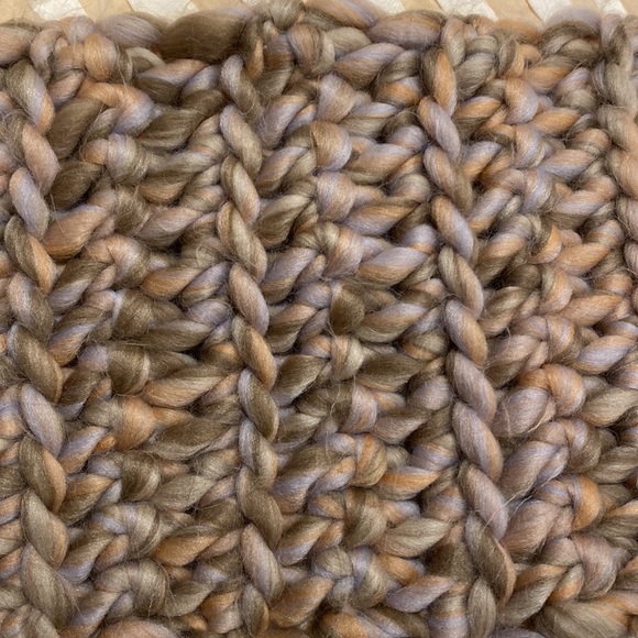 Long cable knit scarf - Picture 2 of 2